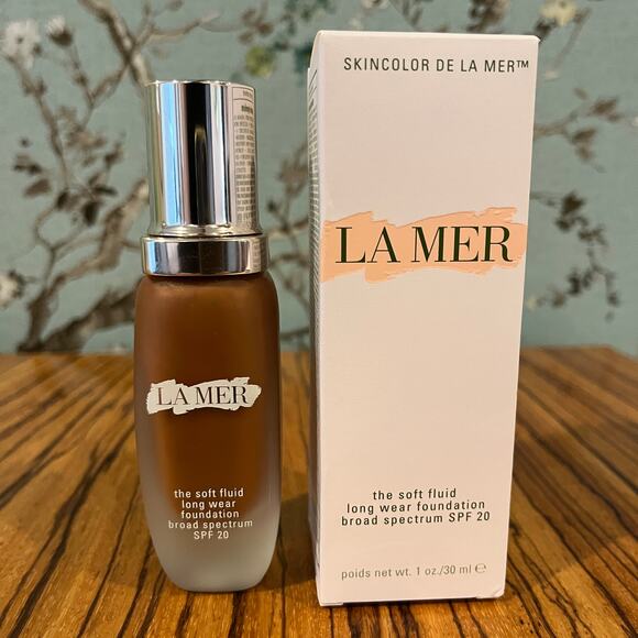 La Mer The Soft Fluid Long Wear Foundation Shade 430 Chestnut 1 oz. 30 ml - Picture 1 of 5